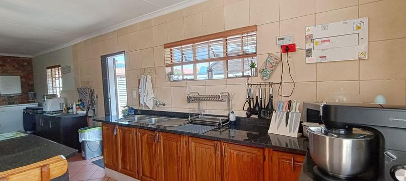 5 Bedroom Property for Sale in Theresa Park Gauteng