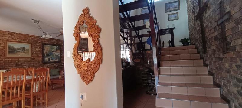 5 Bedroom Property for Sale in Theresa Park Gauteng