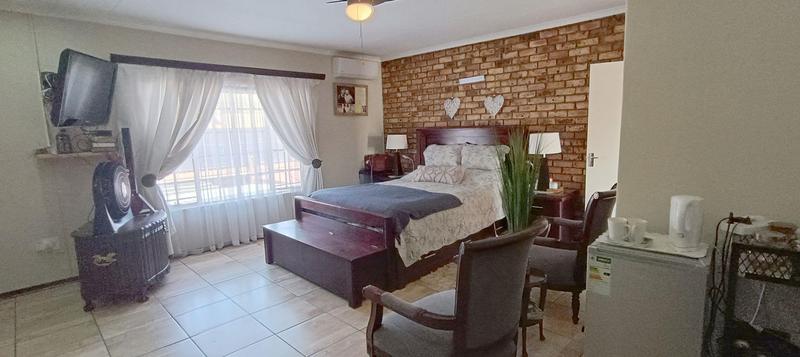 5 Bedroom Property for Sale in Theresa Park Gauteng
