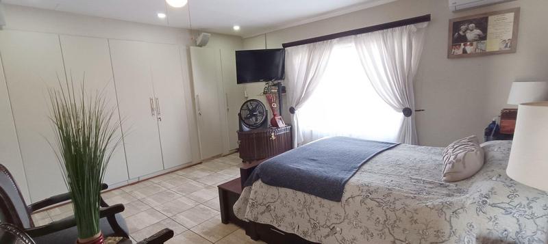 5 Bedroom Property for Sale in Theresa Park Gauteng