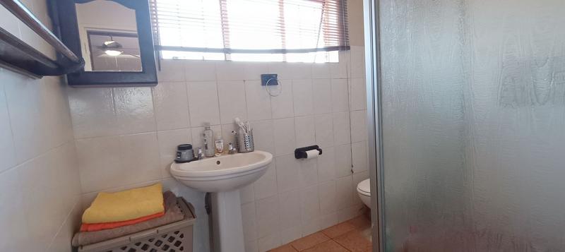 5 Bedroom Property for Sale in Theresa Park Gauteng