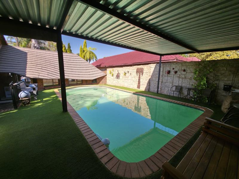 4 Bedroom Property for Sale in Dorandia Gauteng