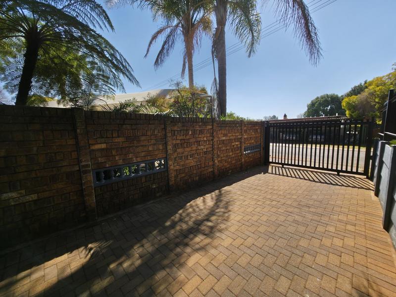 4 Bedroom Property for Sale in Dorandia Gauteng