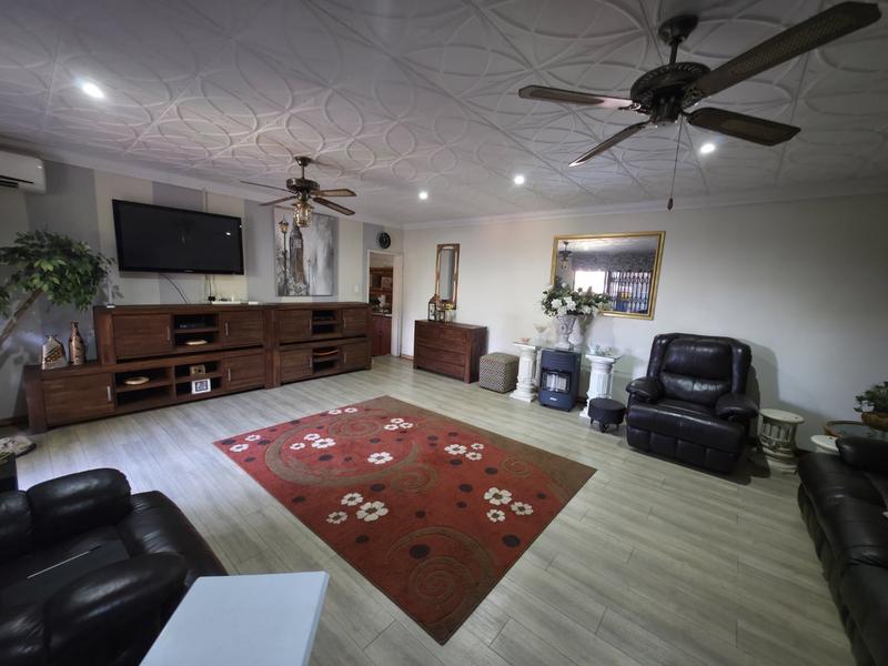 4 Bedroom Property for Sale in Dorandia Gauteng