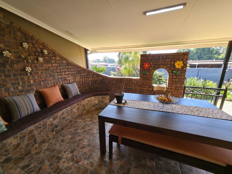 4 Bedroom Property for Sale in Dorandia Gauteng