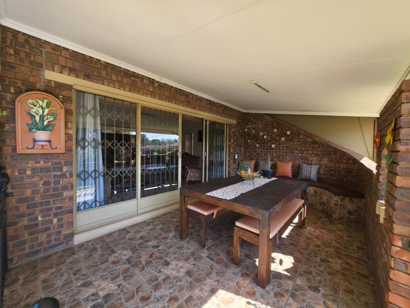 4 Bedroom Property for Sale in Dorandia Gauteng