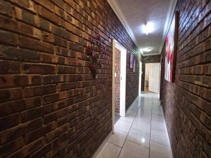 4 Bedroom Property for Sale in Dorandia Gauteng