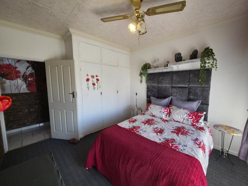 4 Bedroom Property for Sale in Dorandia Gauteng