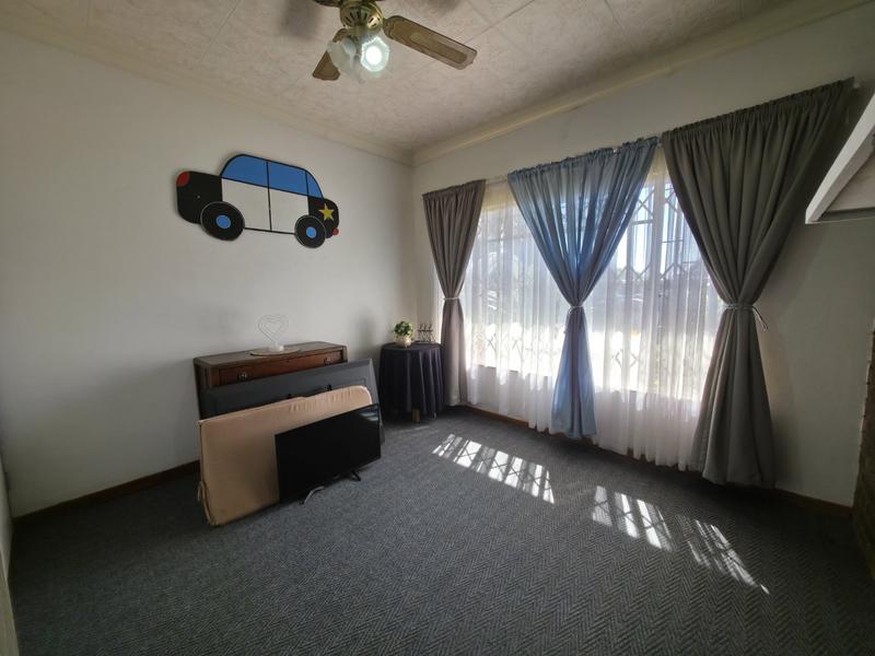 4 Bedroom Property for Sale in Dorandia Gauteng