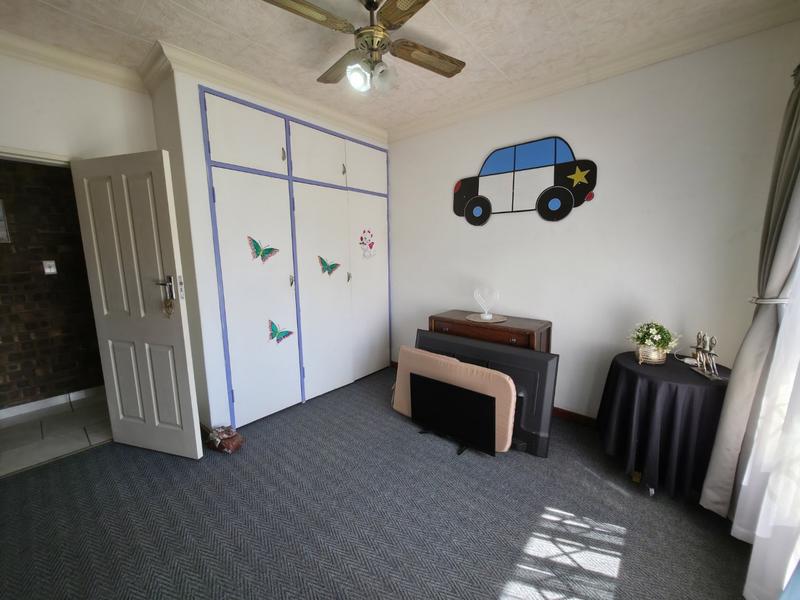 4 Bedroom Property for Sale in Dorandia Gauteng