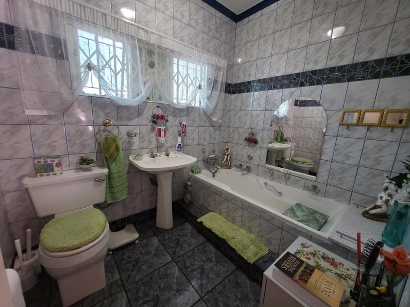4 Bedroom Property for Sale in Dorandia Gauteng