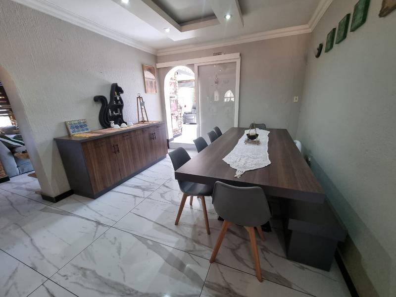 4 Bedroom Property for Sale in Brackenhurst Gauteng