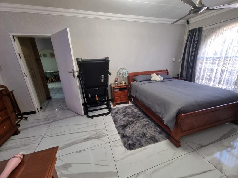 4 Bedroom Property for Sale in Brackenhurst Gauteng
