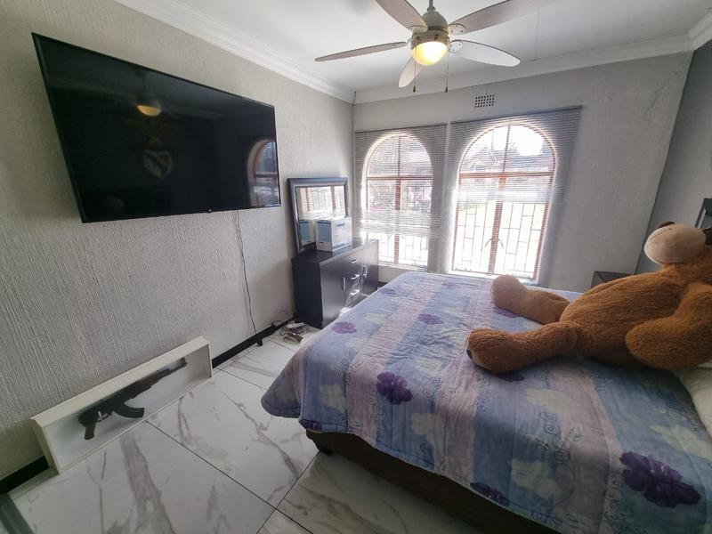 4 Bedroom Property for Sale in Brackenhurst Gauteng