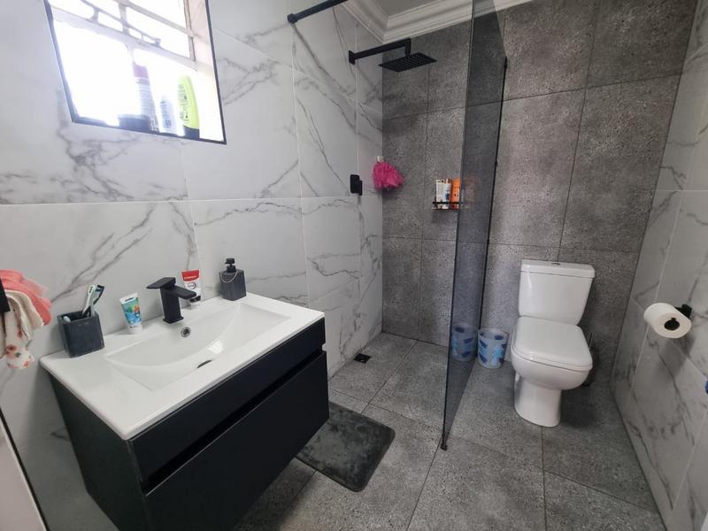 4 Bedroom Property for Sale in Brackenhurst Gauteng