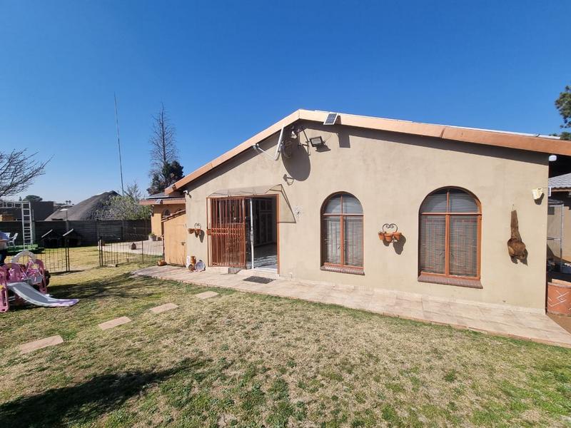 4 Bedroom Property for Sale in Brackenhurst Gauteng