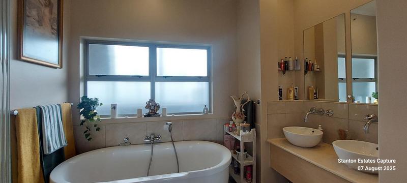 3 Bedroom Property for Sale in Sandhurst Gauteng