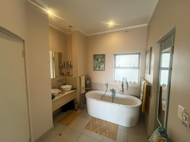 3 Bedroom Property for Sale in Sandhurst Gauteng