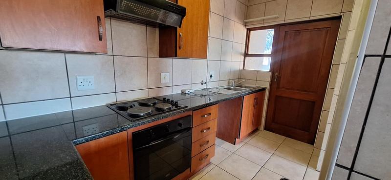 To Let 2 Bedroom Property for Rent in Garsfontein Gauteng