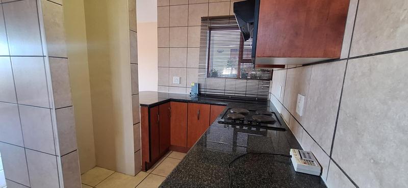 To Let 2 Bedroom Property for Rent in Garsfontein Gauteng