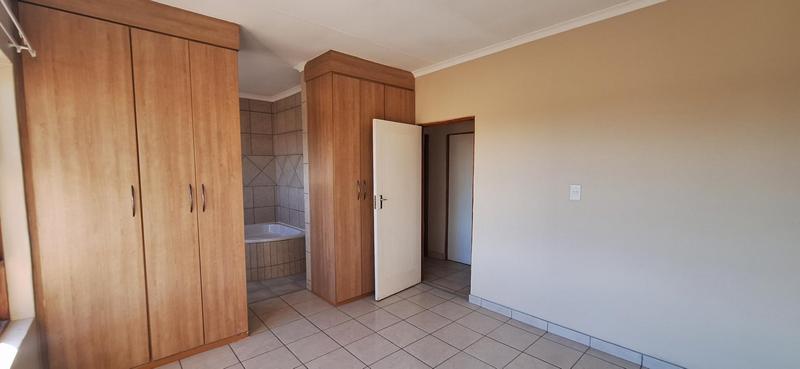 To Let 2 Bedroom Property for Rent in Garsfontein Gauteng