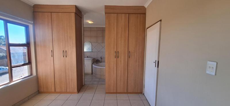 To Let 2 Bedroom Property for Rent in Garsfontein Gauteng