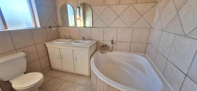 To Let 2 Bedroom Property for Rent in Garsfontein Gauteng