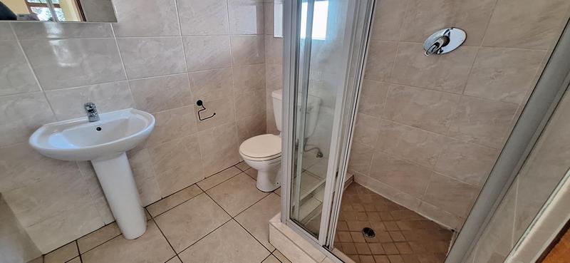 To Let 2 Bedroom Property for Rent in Garsfontein Gauteng