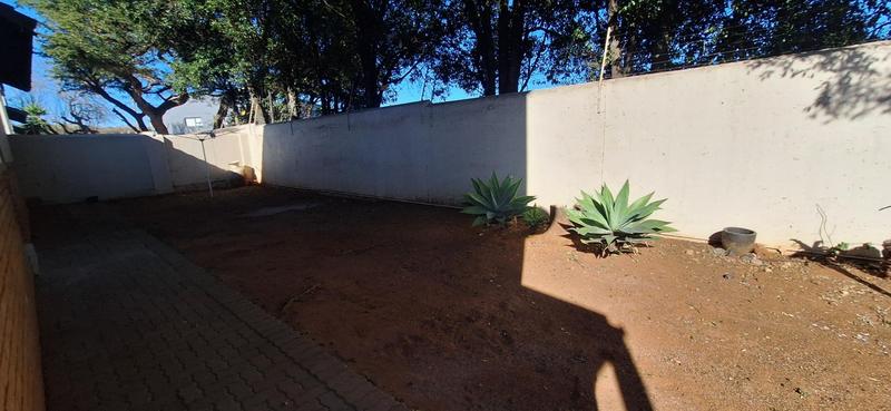 To Let 2 Bedroom Property for Rent in Garsfontein Gauteng