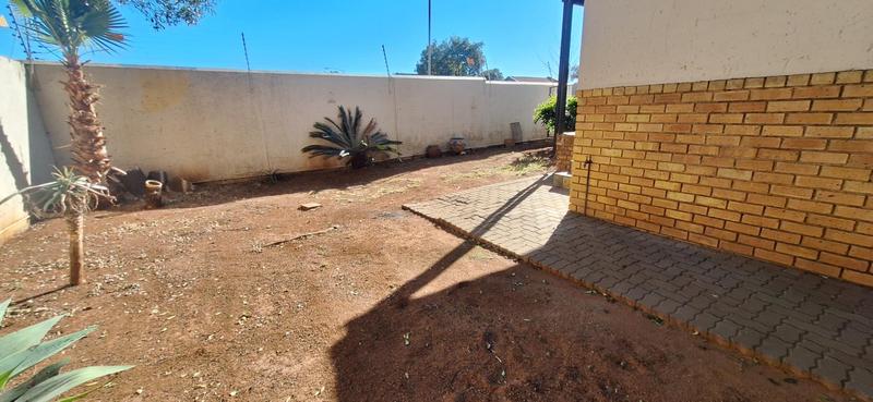 To Let 2 Bedroom Property for Rent in Garsfontein Gauteng