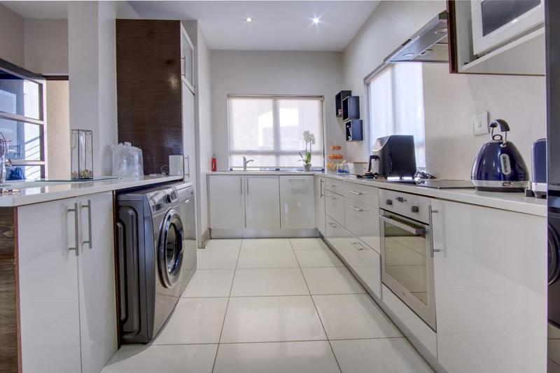 To Let 2 Bedroom Property for Rent in Emmarentia Gauteng