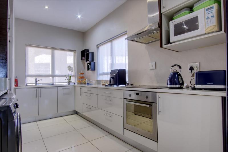 To Let 2 Bedroom Property for Rent in Emmarentia Gauteng