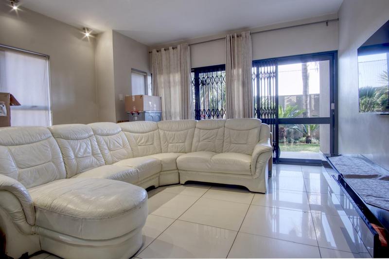 To Let 2 Bedroom Property for Rent in Emmarentia Gauteng