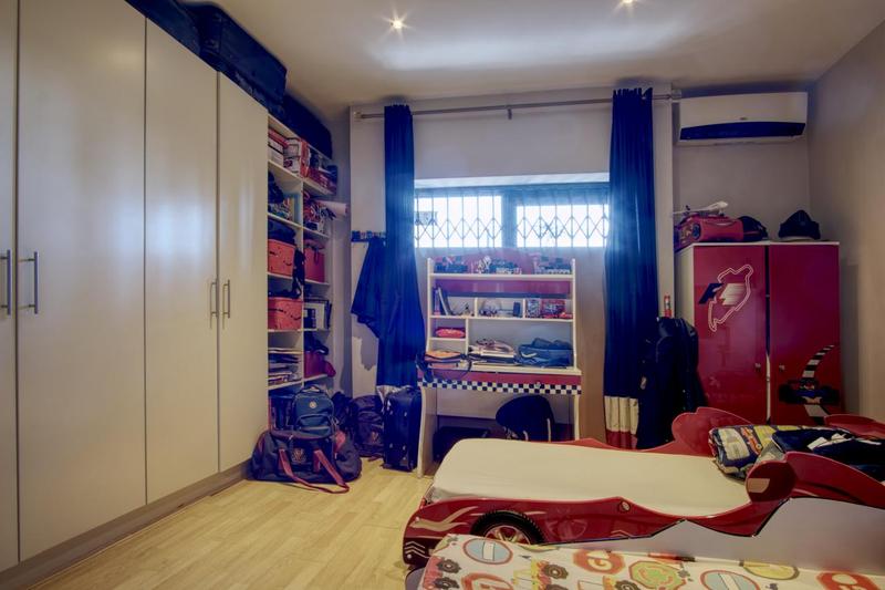To Let 2 Bedroom Property for Rent in Emmarentia Gauteng