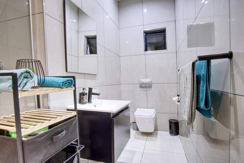 To Let 2 Bedroom Property for Rent in Emmarentia Gauteng