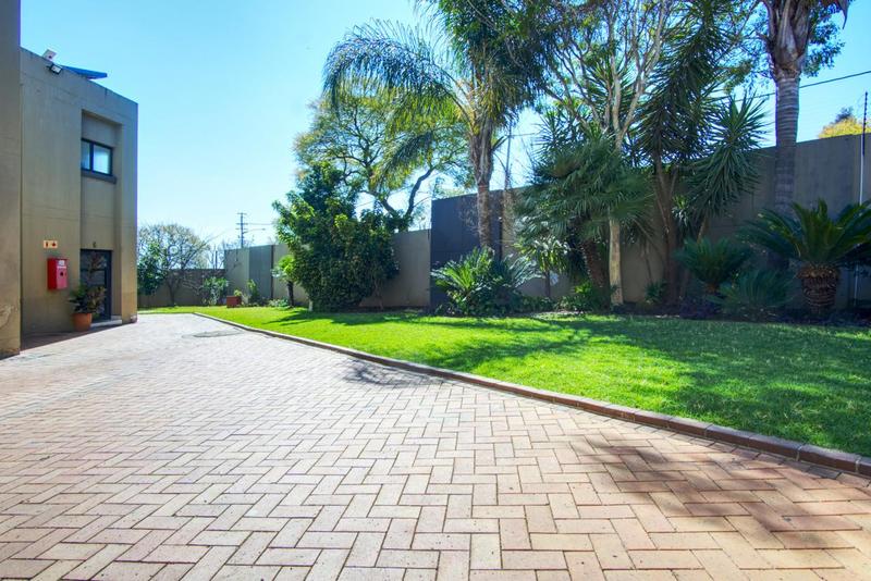 To Let 2 Bedroom Property for Rent in Emmarentia Gauteng
