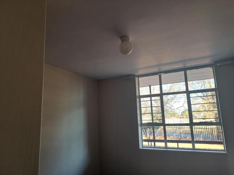 To Let 3 Bedroom Property for Rent in Florida Park Gauteng