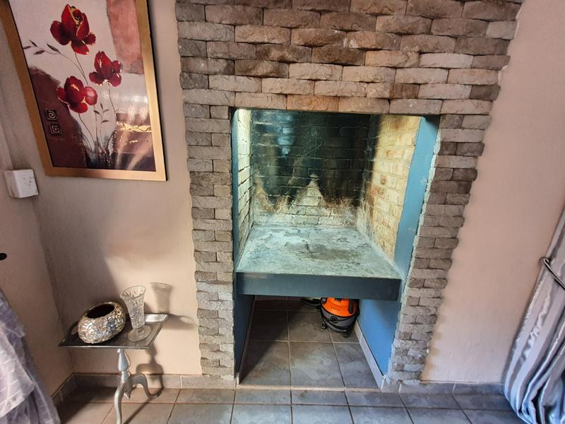 2 Bedroom Property for Sale in Hesteapark Gauteng