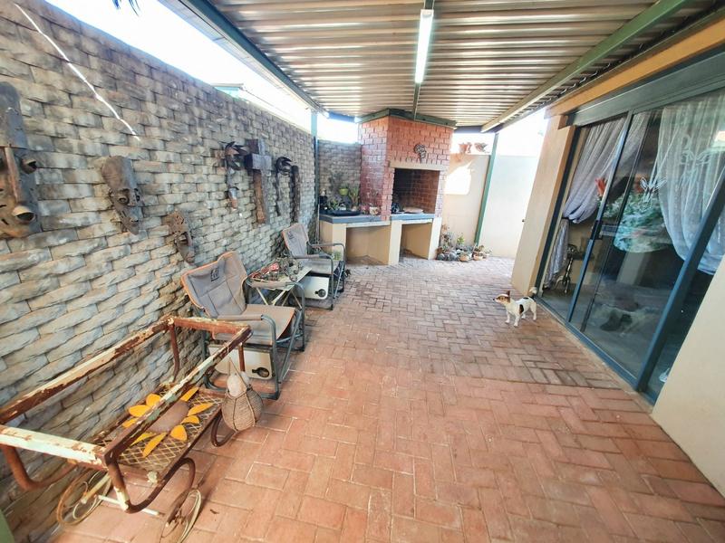2 Bedroom Property for Sale in Hesteapark Gauteng