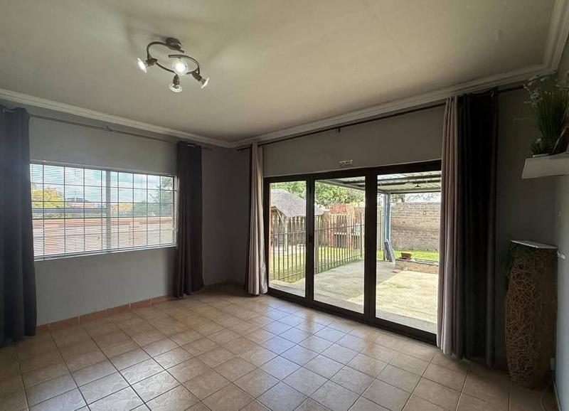 To Let 3 Bedroom Property for Rent in Johannesburg Gauteng