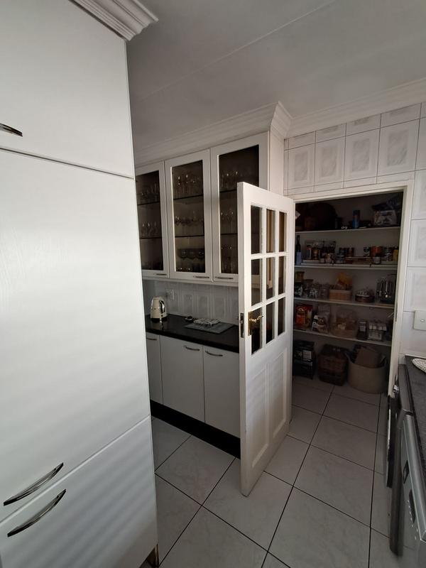 To Let 4 Bedroom Property for Rent in Buccleuch Gauteng