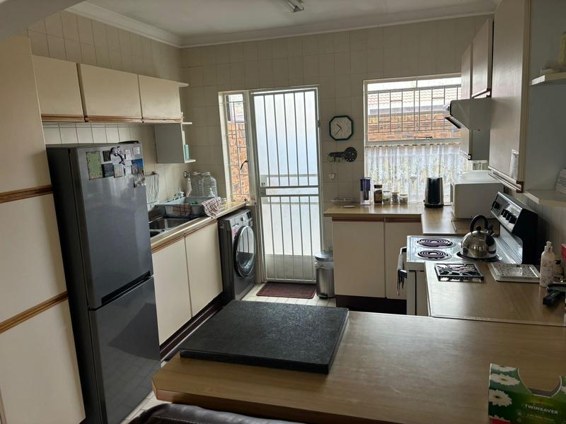 To Let 2 Bedroom Property for Rent in Edenvale Gauteng