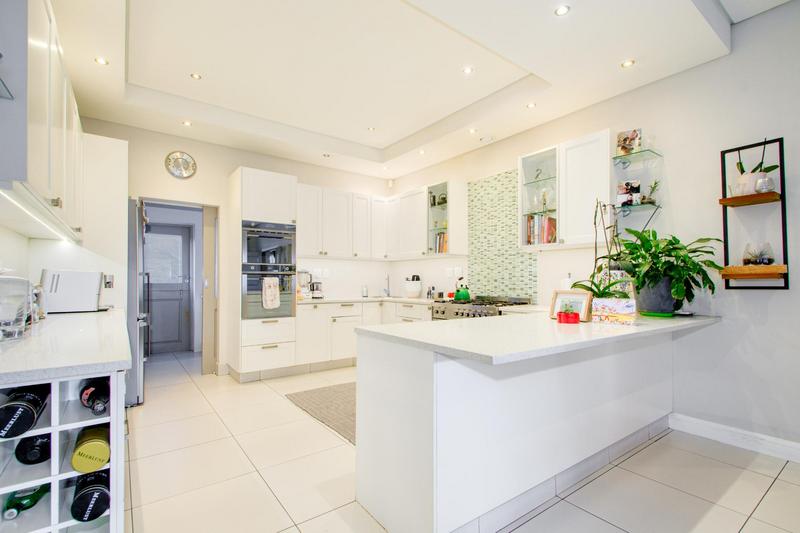 To Let 3 Bedroom Property for Rent in Bryanston Gauteng