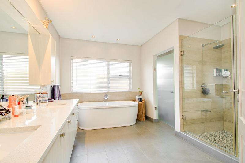 To Let 3 Bedroom Property for Rent in Bryanston Gauteng