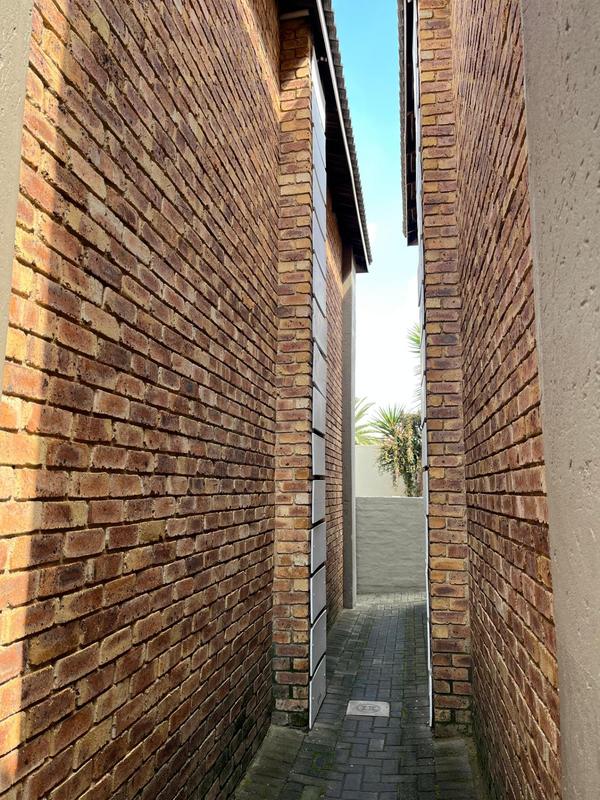 2 Bedroom Property for Sale in Birchleigh Gauteng