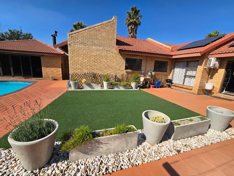 5 Bedroom Property for Sale in Vanderbijlpark SE 4 Gauteng