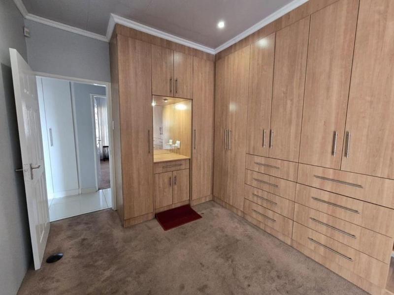 5 Bedroom Property for Sale in Vanderbijlpark SE 4 Gauteng