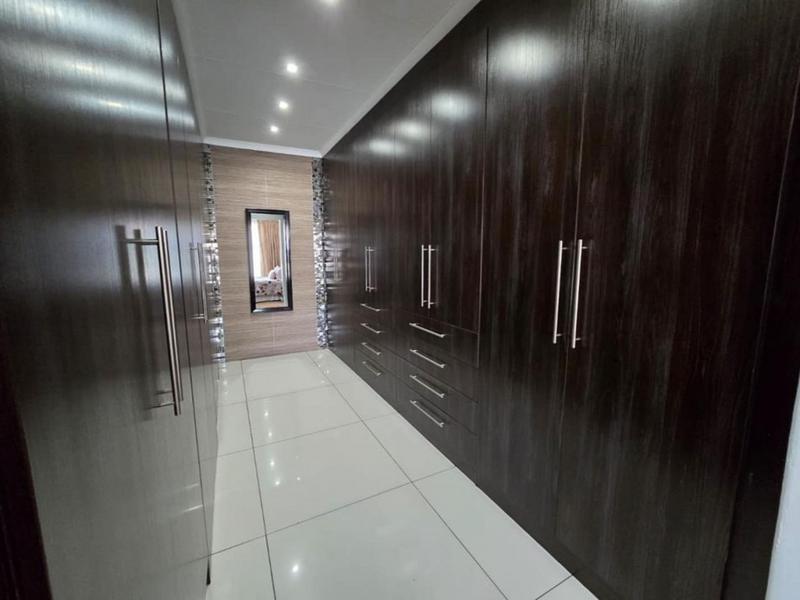 5 Bedroom Property for Sale in Vanderbijlpark SE 4 Gauteng