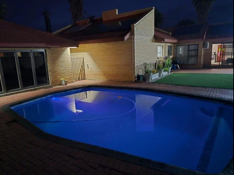 5 Bedroom Property for Sale in Vanderbijlpark SE 4 Gauteng