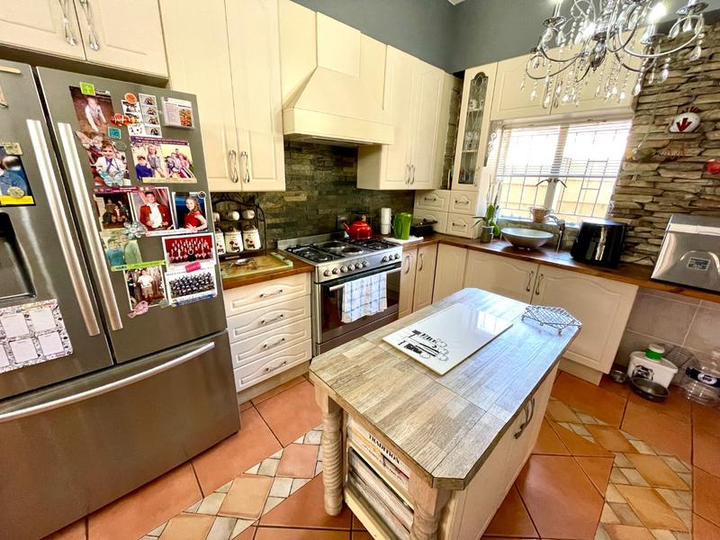 4 Bedroom Property for Sale in Rant En Dal Gauteng